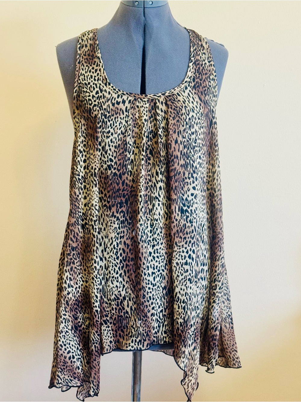 Women's Leopard Print Sleeveless Flow Tank Top - Brown With Unique Back Design